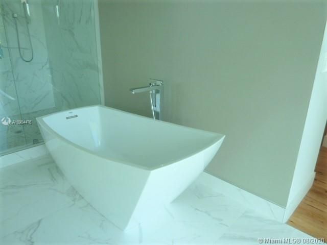 UPGRADESTELLA FREESTANDING BATH TUB, EUROCUBEFREE STANDING FAUCET