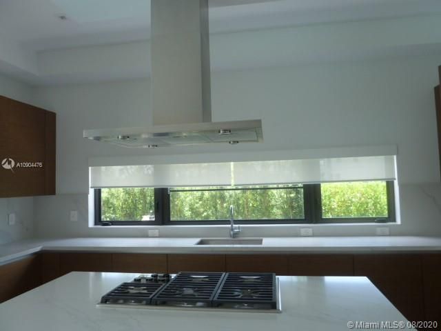 最近租的: $9,300 (5 贝兹, 6 浴室, 4301 平方英尺)