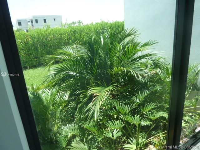 最近租的: $9,300 (5 贝兹, 6 浴室, 4301 平方英尺)