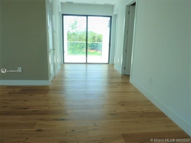 最近租的: $9,300 (5 贝兹, 6 浴室, 4301 平方英尺)