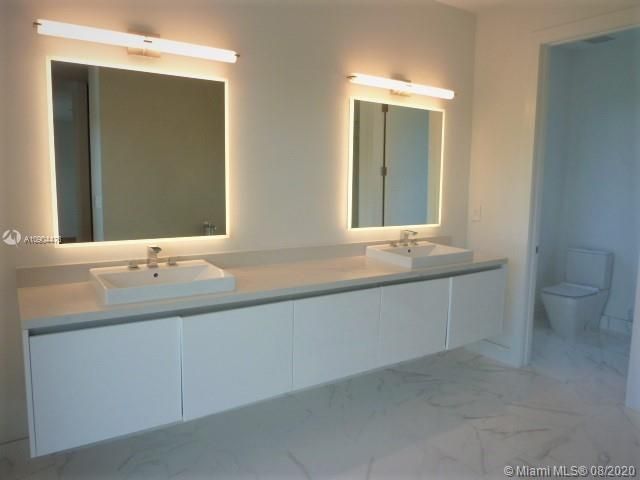 DOUBLE SINK  GREAT LIGHTING UPGRADE CABINET