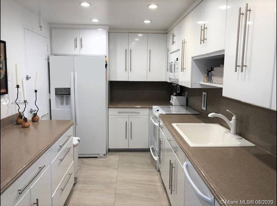 Recently Rented: $2,850 (2 beds, 2 baths, 1355 Square Feet)
