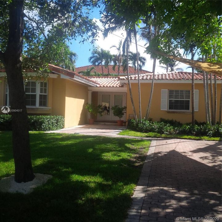 Recently Sold: $1,295,000 (3 beds, 2 baths, 1433 Square Feet)