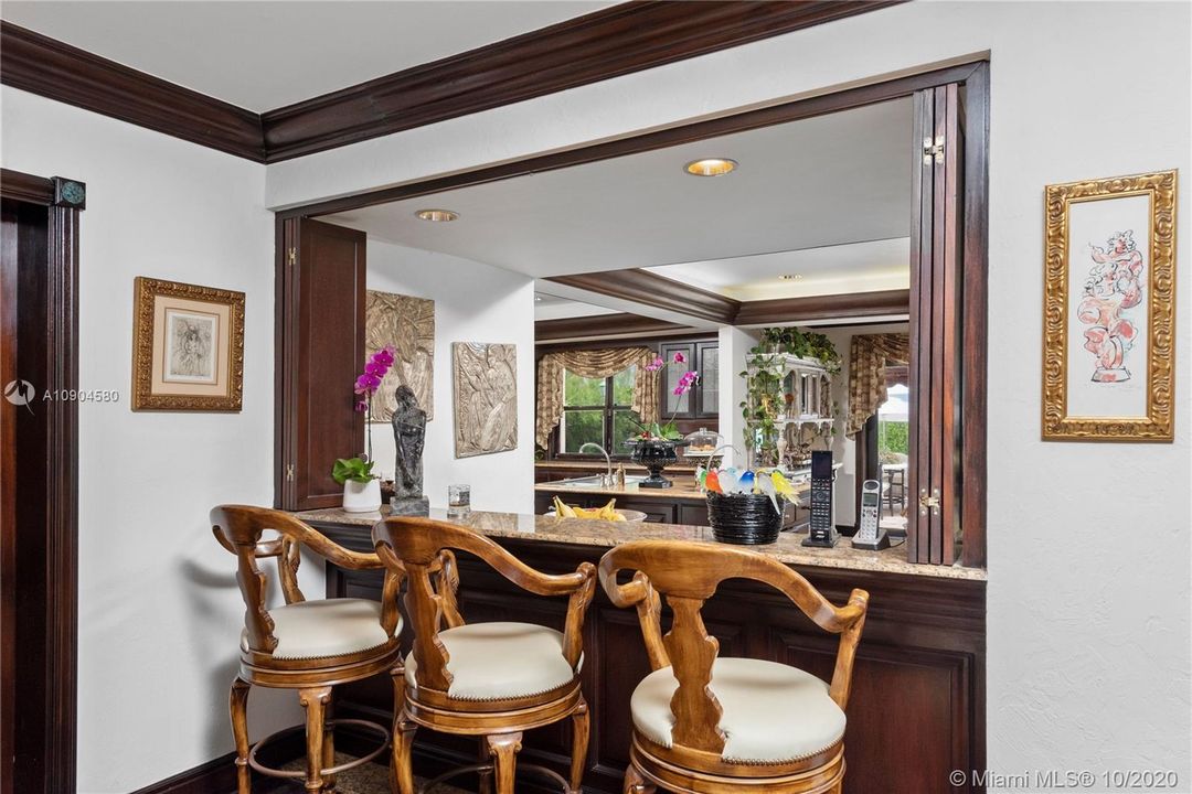 Недавно продано: $23,950,000 (7 спален, 6 ванн, 7761 Квадратных фут)