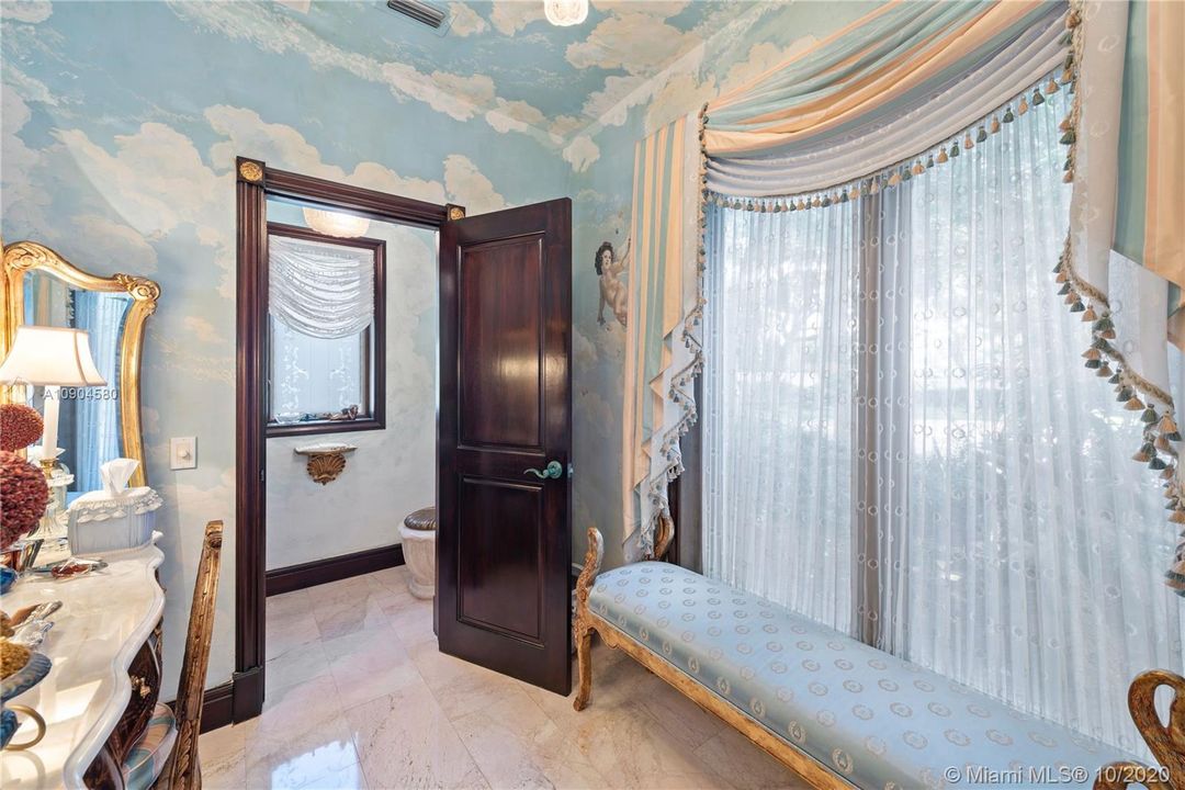 Недавно продано: $23,950,000 (7 спален, 6 ванн, 7761 Квадратных фут)