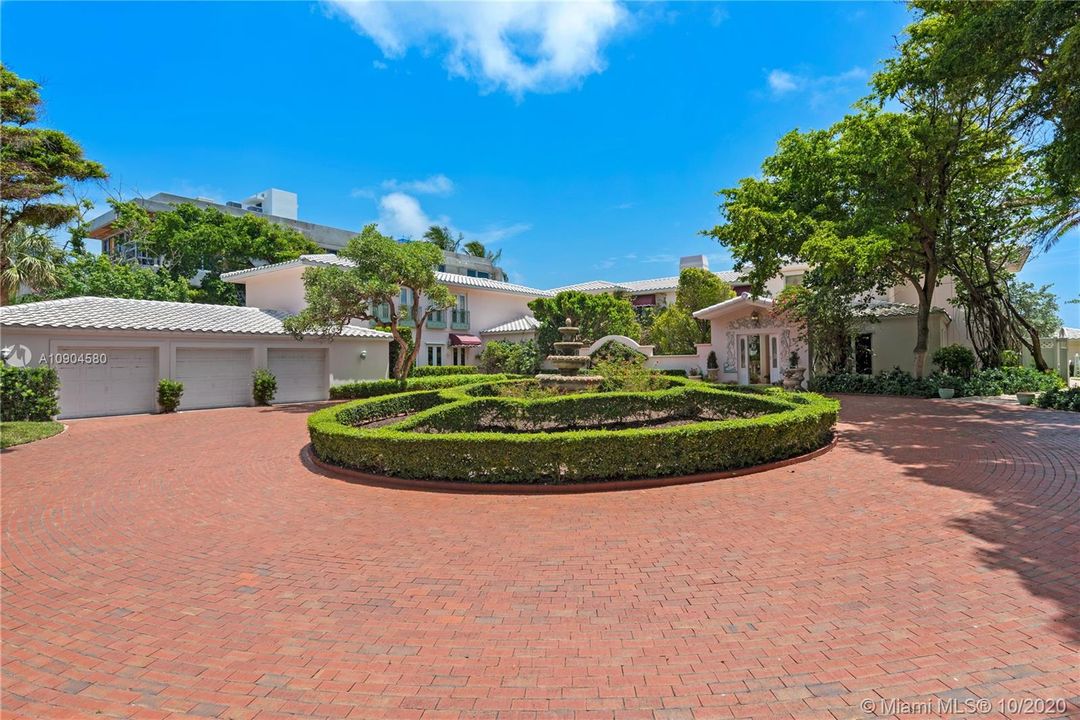 Недавно продано: $23,950,000 (7 спален, 6 ванн, 7761 Квадратных фут)