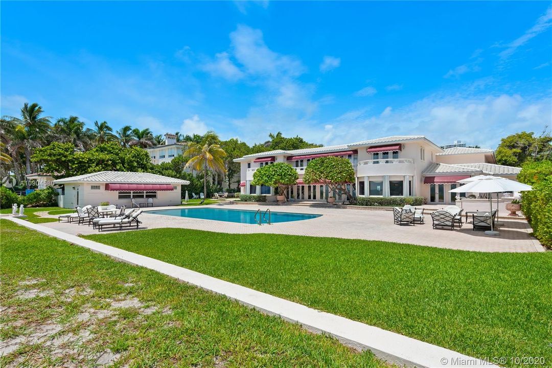 Недавно продано: $23,950,000 (7 спален, 6 ванн, 7761 Квадратных фут)