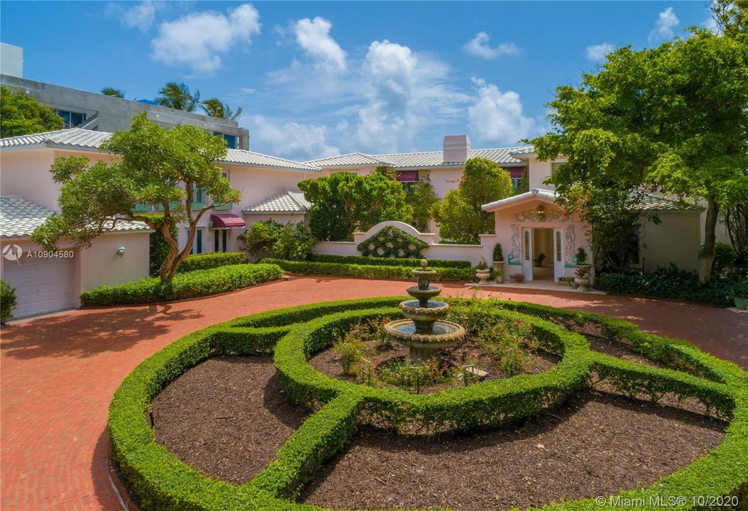 Недавно продано: $23,950,000 (7 спален, 6 ванн, 7761 Квадратных фут)