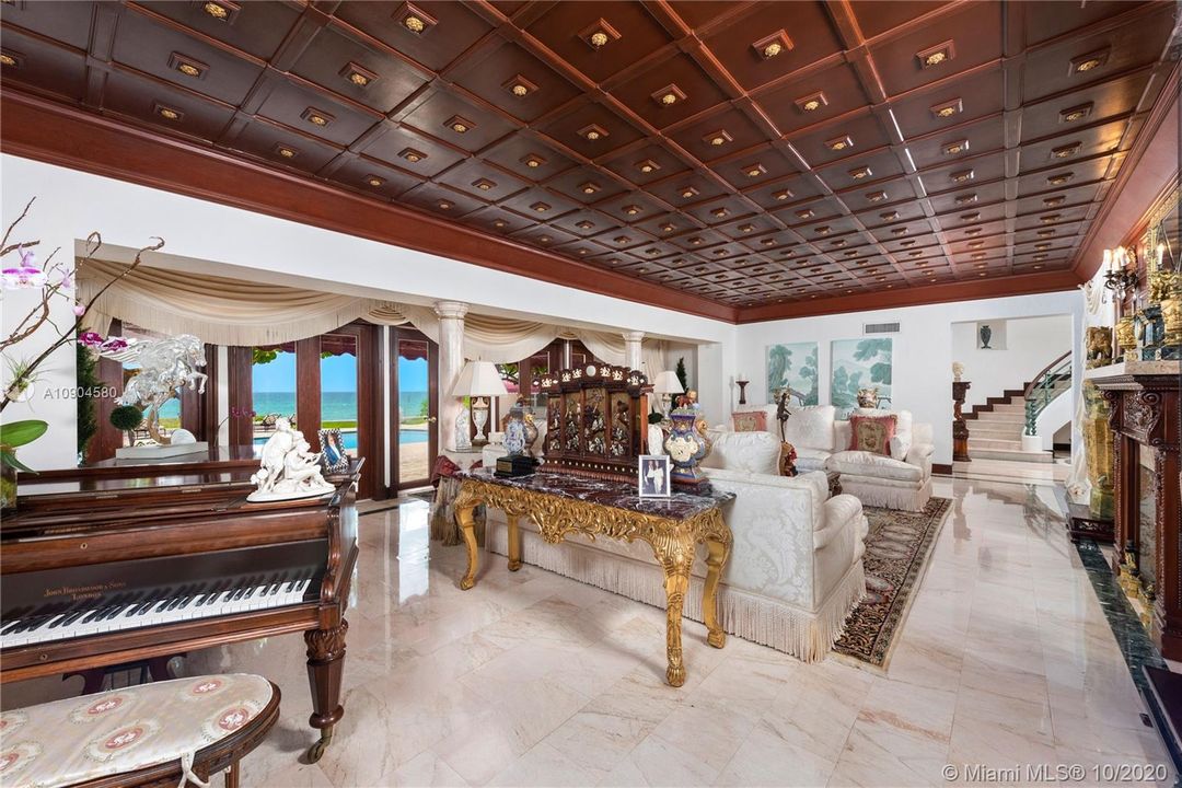 Недавно продано: $23,950,000 (7 спален, 6 ванн, 7761 Квадратных фут)