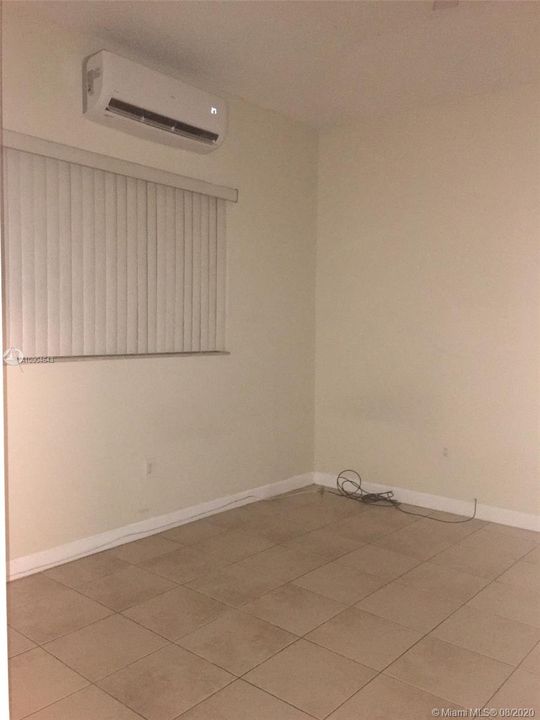 Recently Rented: $850 (0 beds, 1 baths, 500 Square Feet)