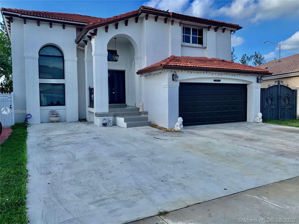 Недавно арендовано: $4,500 (3 спален, 2 ванн, 2275 Квадратных фут)