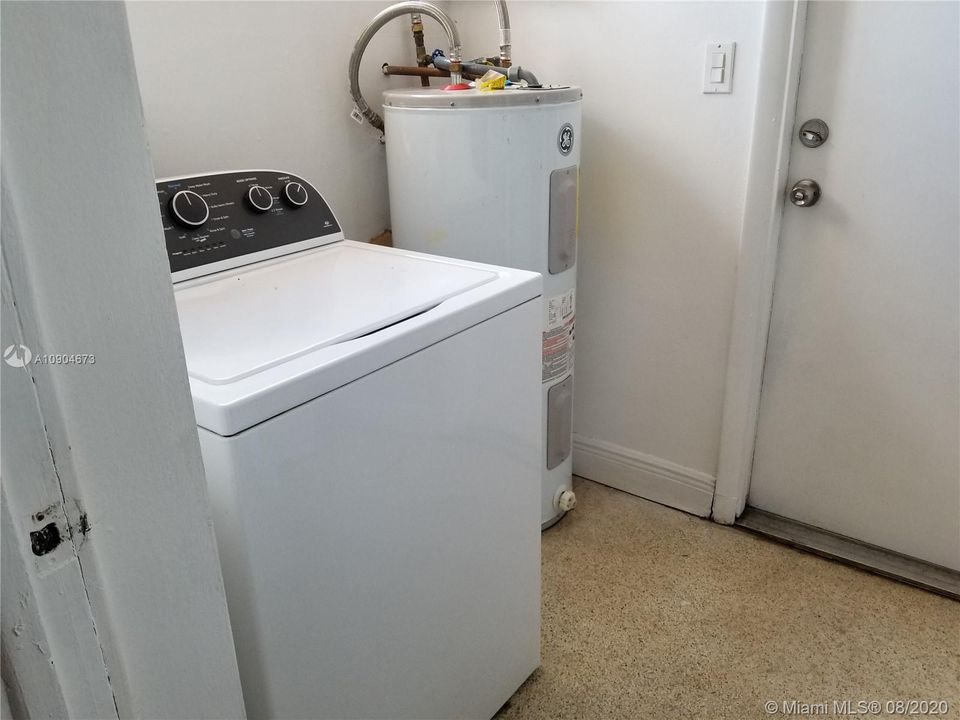 Recientemente alquilado: $2,200 (3 camas, 2 baños, 1444 Pies cuadrados)
