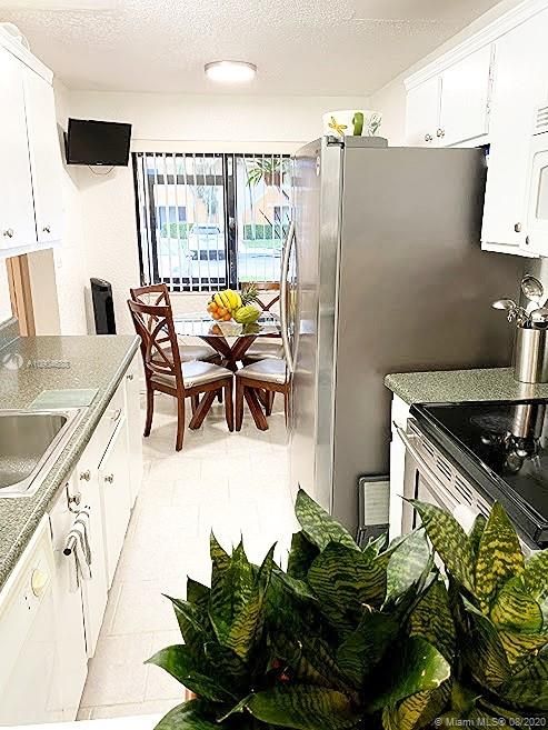 Vendido Recientemente: $220,000 (3 camas, 2 baños, 1228 Pies cuadrados)