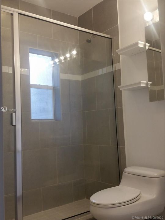Недавно арендовано: $1,950 (2 спален, 2 ванн, 1000 Квадратных фут)