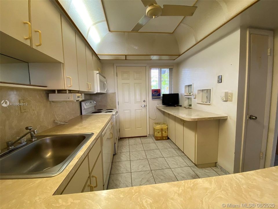 Recently Sold: $149,900 (2 beds, 2 baths, 1350 Square Feet)