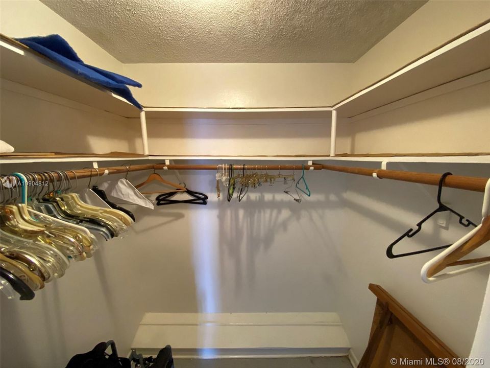 Recently Sold: $149,900 (2 beds, 2 baths, 1350 Square Feet)