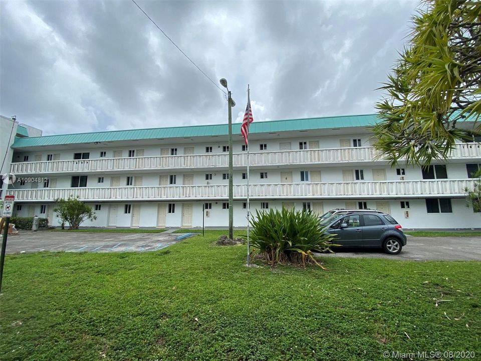 Recently Sold: $149,900 (2 beds, 2 baths, 1350 Square Feet)