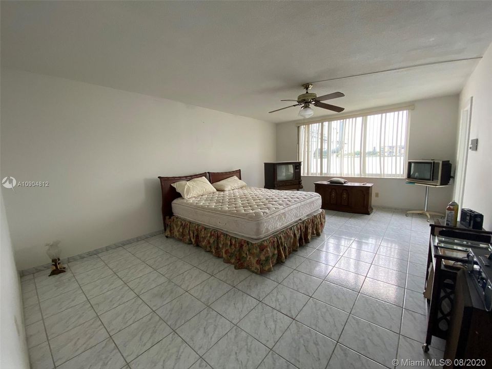 Recently Sold: $149,900 (2 beds, 2 baths, 1350 Square Feet)