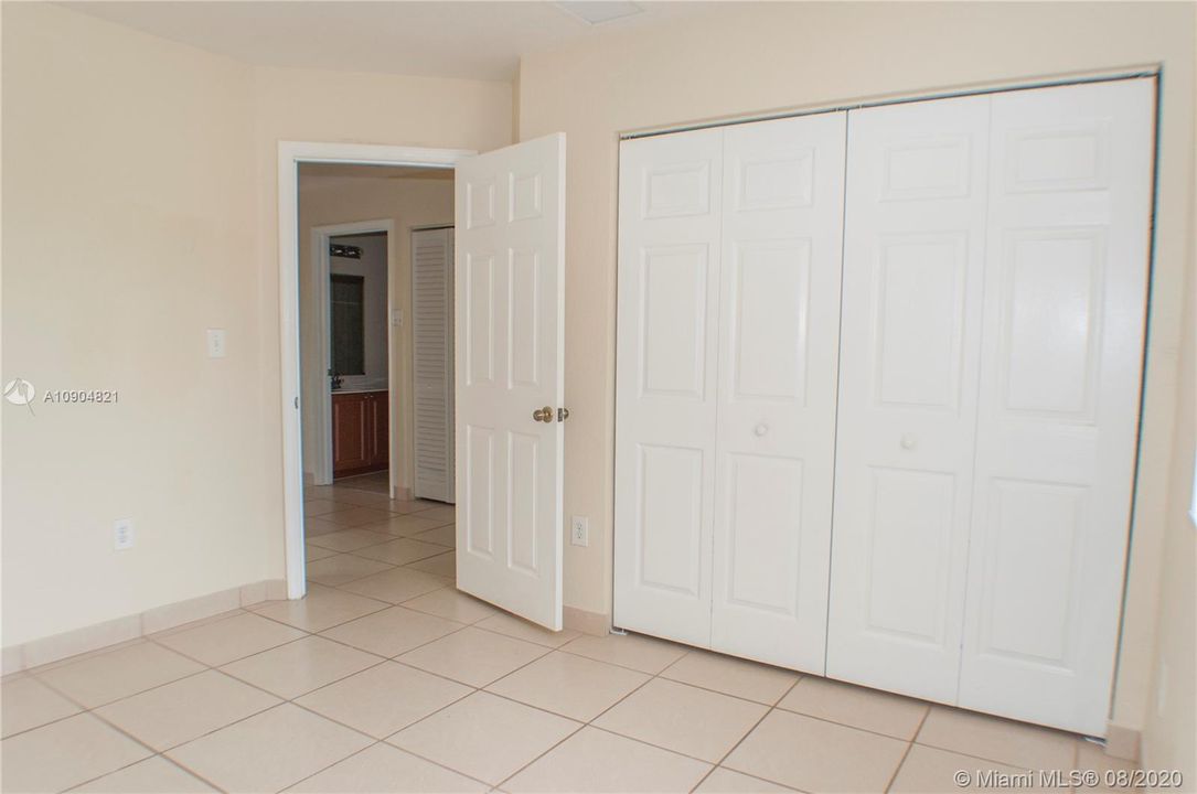 Recently Rented: $2,400 (4 beds, 2 baths, 2179 Square Feet)