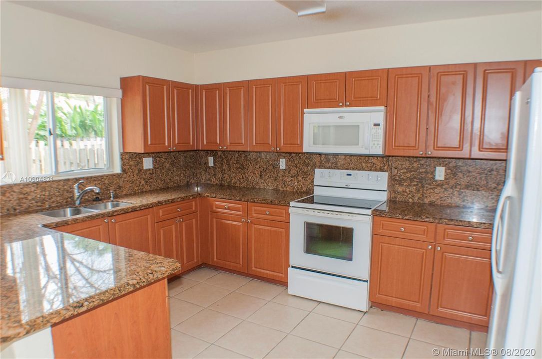 Recently Rented: $2,400 (4 beds, 2 baths, 2179 Square Feet)