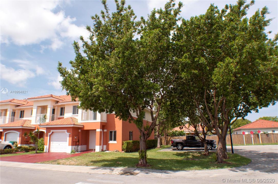 Recently Rented: $2,400 (4 beds, 2 baths, 2179 Square Feet)