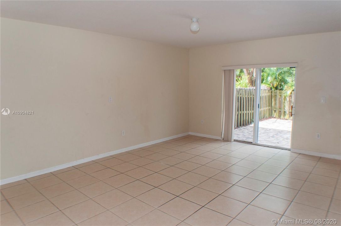 Recently Rented: $2,400 (4 beds, 2 baths, 2179 Square Feet)