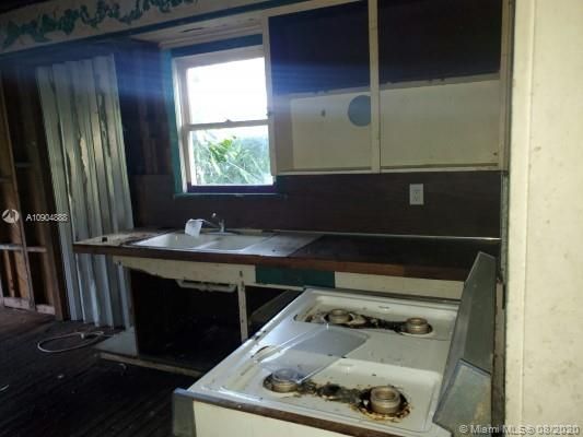 Recently Sold: $115,000 (2 beds, 1 baths, 921 Square Feet)
