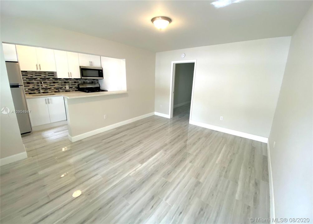 Recently Rented: $1,450 (1 beds, 1 baths, 0 Square Feet)