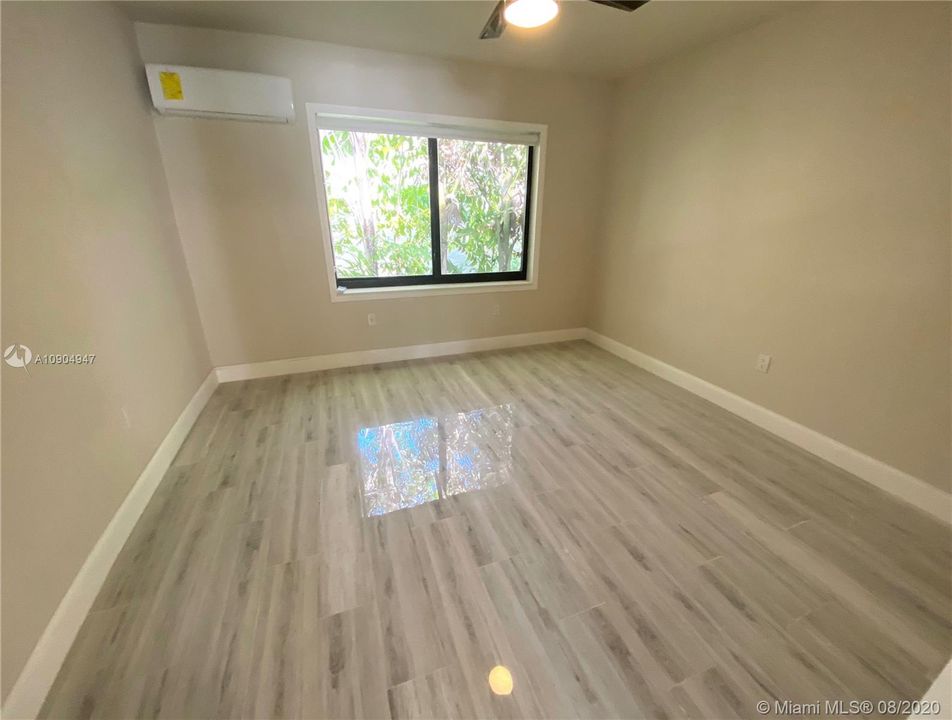 Recently Rented: $1,450 (1 beds, 1 baths, 0 Square Feet)