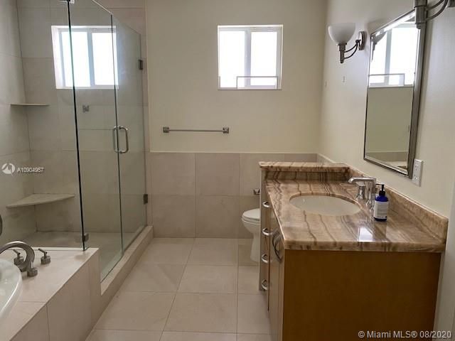 Недавно арендовано: $4,500 (4 спален, 4 ванн, 2795 Квадратных фут)