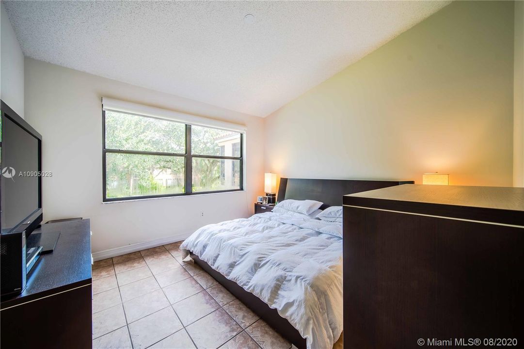 Vendido Recientemente: $235,000 (2 camas, 1 baños, 950 Pies cuadrados)