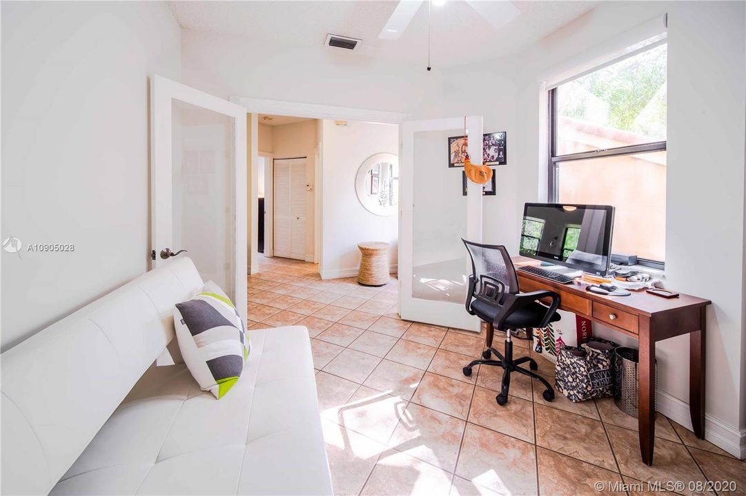 Vendido Recientemente: $235,000 (2 camas, 1 baños, 950 Pies cuadrados)