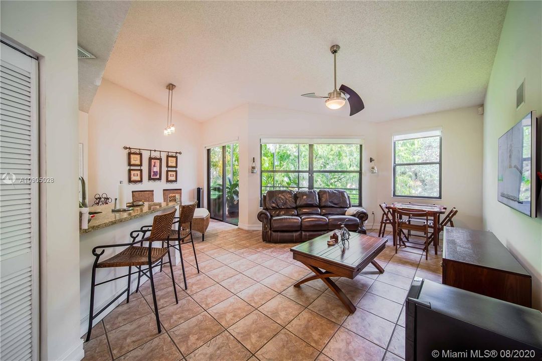 Vendido Recientemente: $235,000 (2 camas, 1 baños, 950 Pies cuadrados)