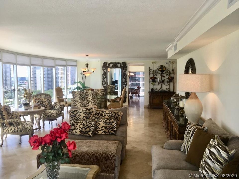 Recently Sold: $1,600,000 (3 beds, 3 baths, 2090 Square Feet)