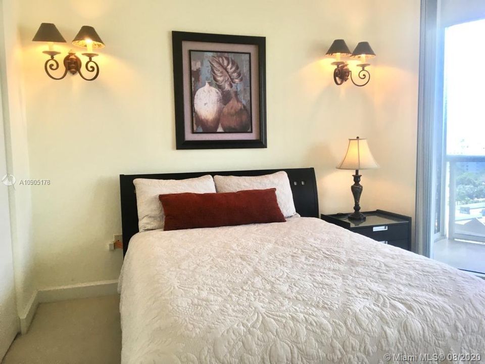 Recently Sold: $1,600,000 (3 beds, 3 baths, 2090 Square Feet)