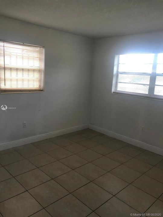 Recently Rented: $2,000 (3 beds, 2 baths, 1025 Square Feet)