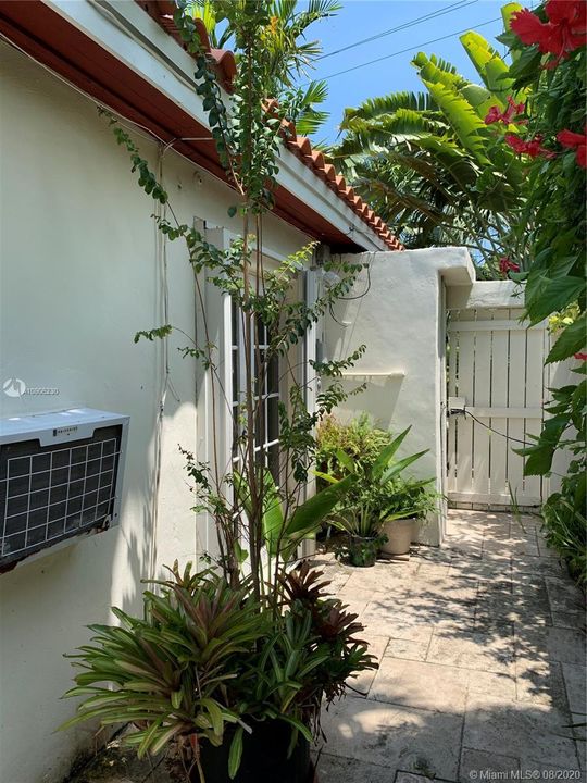 Недавно арендовано: $950 (0 спален, 1 ванн, 250 Квадратных фут)