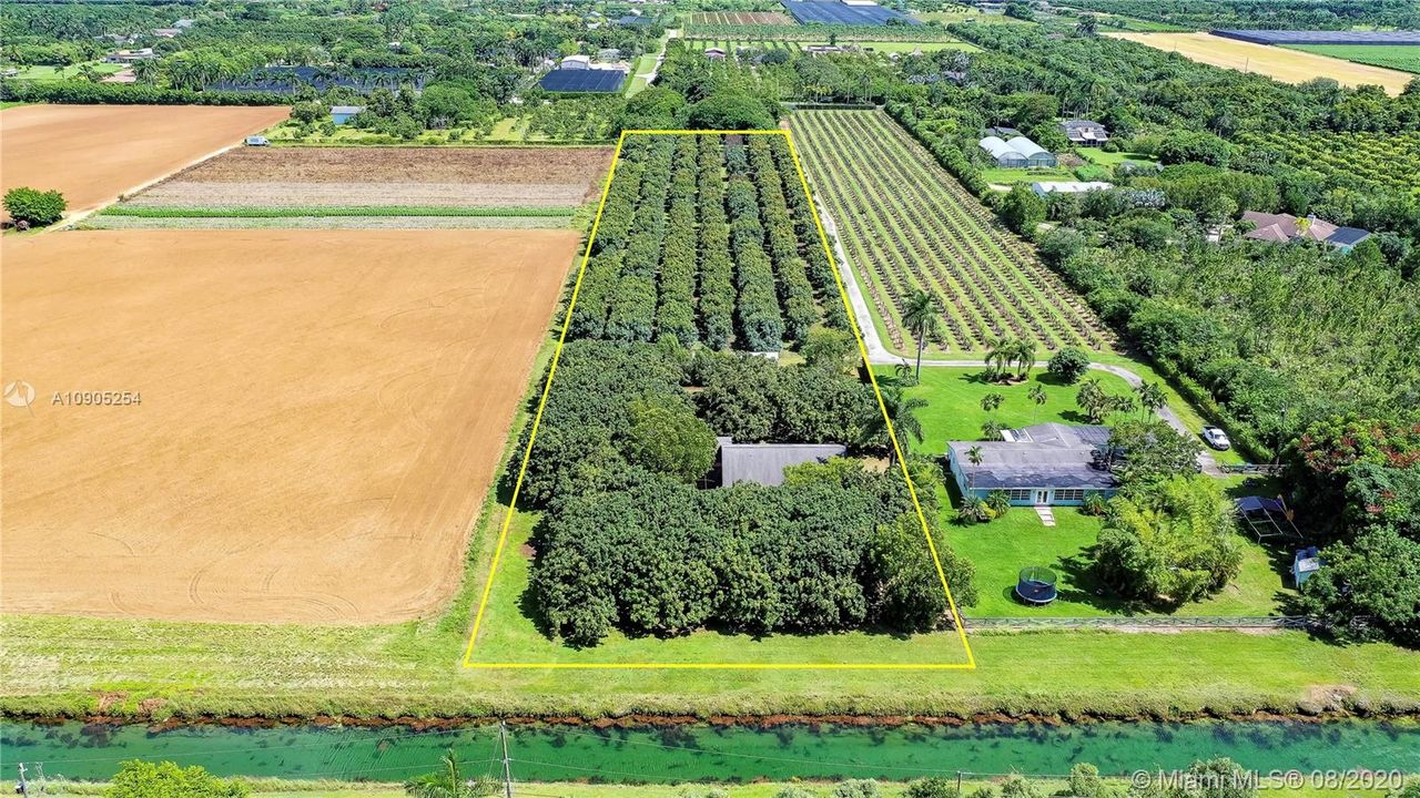 2BD/1.5BA on 2.64 Acres!