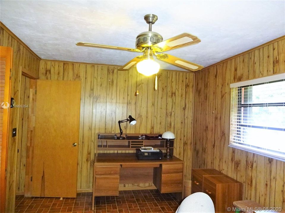 Vendido Recientemente: $475,000 (2 camas, 1 baños, 1538 Pies cuadrados)