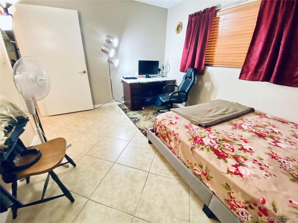 Vendido Recientemente: $189,000 (2 camas, 2 baños, 965 Pies cuadrados)