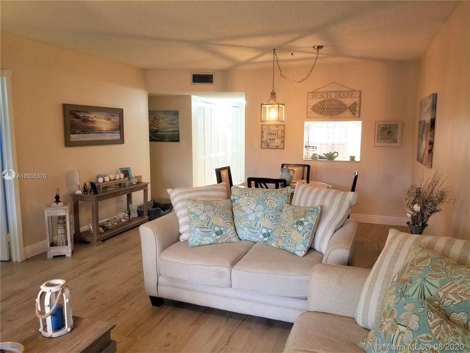 Recently Sold: $122,000 (2 beds, 2 baths, 1180 Square Feet)