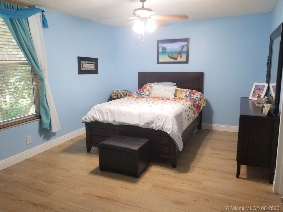Recently Sold: $122,000 (2 beds, 2 baths, 1180 Square Feet)