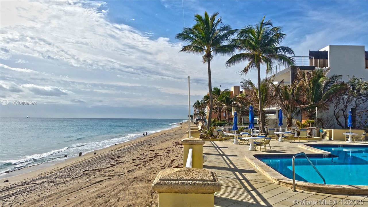 Vendido Recientemente: $550,000 (3 camas, 2 baños, 2002 Pies cuadrados)