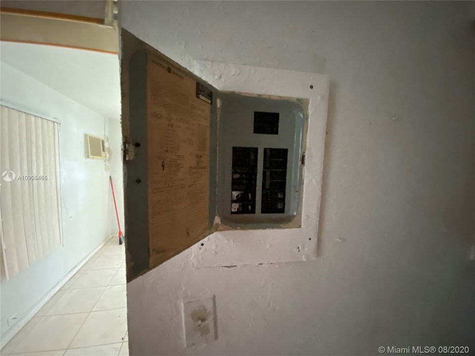 Недавно продано: $150,000 (3 спален, 1 ванн, 782 Квадратных фут)