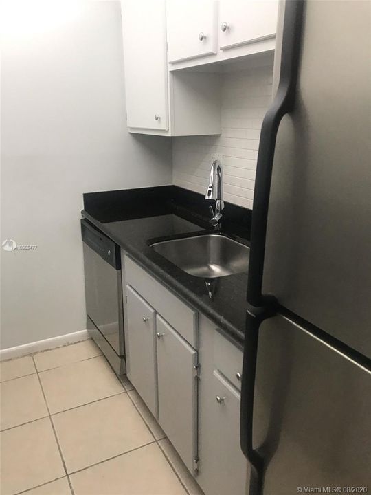 Recently Sold: $129,000 (1 beds, 1 baths, 685 Square Feet)