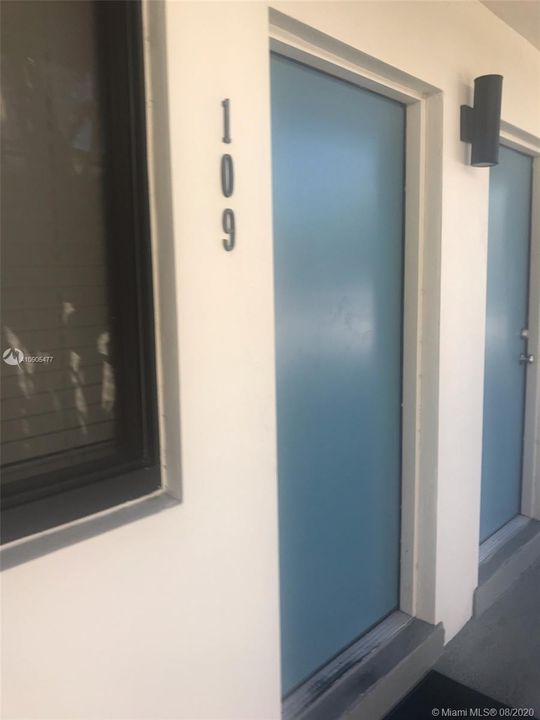 Recently Sold: $129,000 (1 beds, 1 baths, 685 Square Feet)