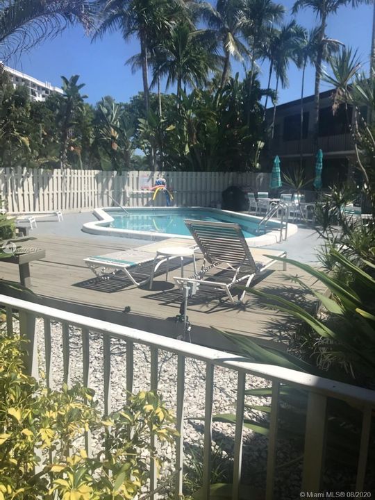 Recently Sold: $129,000 (1 beds, 1 baths, 685 Square Feet)