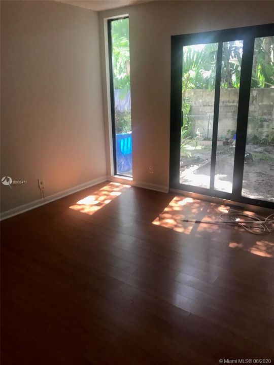 Recently Sold: $129,000 (1 beds, 1 baths, 685 Square Feet)