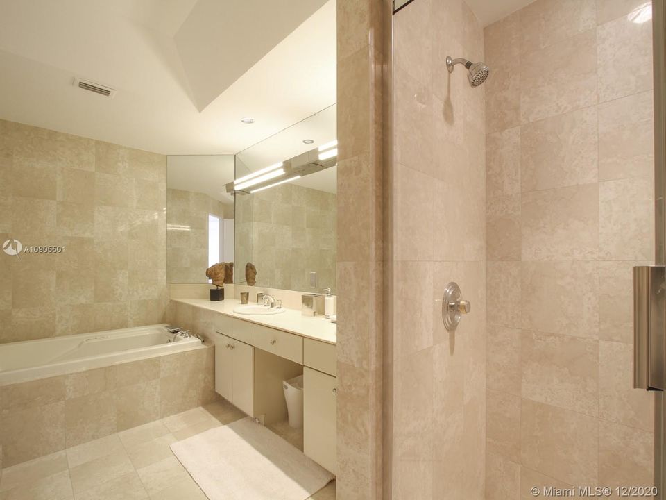 最近租的: $9,750 (3 贝兹, 4 浴室, 3750 平方英尺)