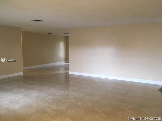 Recently Rented: $2,500 (3 beds, 2 baths, 2006 Square Feet)